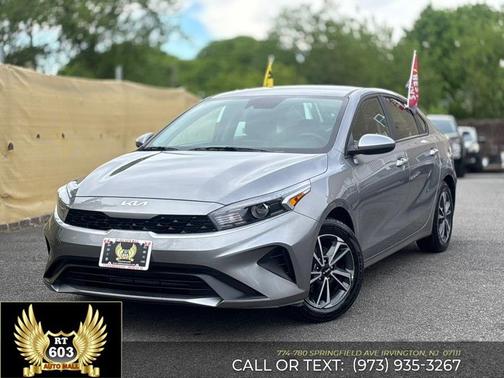 Gray 2024 Kia Forte LXS