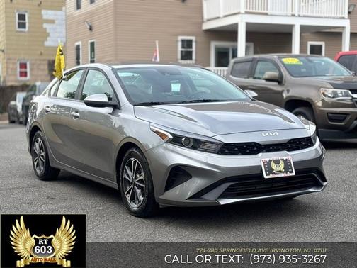 Gray 2024 Kia Forte LXS