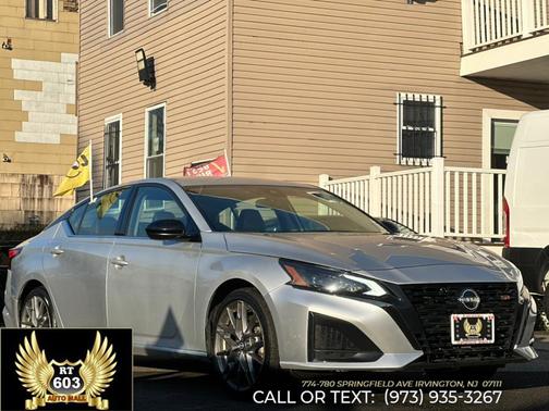 2023 Nissan Altima SR FWD