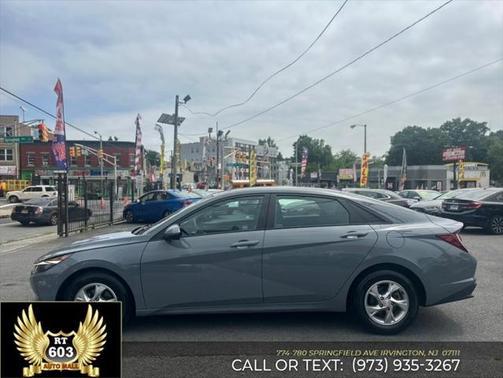 2021 Hyundai ELANTRA SE