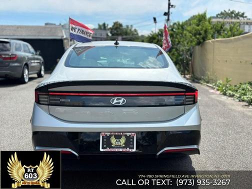 Aero Silver 2025 Hyundai SONATA SEL