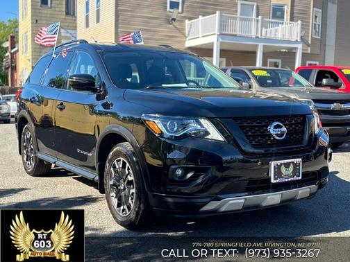 Magnetic Black Pearl 2020 Nissan Pathfinder SV 4WD