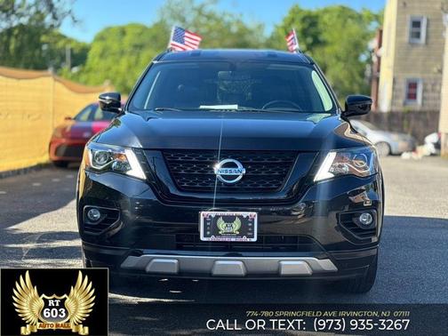 Magnetic Black Pearl 2020 Nissan Pathfinder SV 4WD