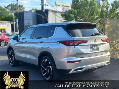 Alloy Silver Metallic 2024 Mitsubishi Outlander SE S-AWC