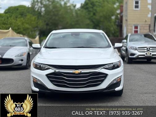 Summit White 2024 Chevrolet Malibu FWD 1LT