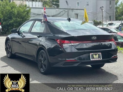 2022 Hyundai ELANTRA SEL