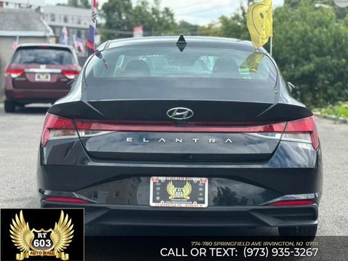 2022 Hyundai ELANTRA SEL