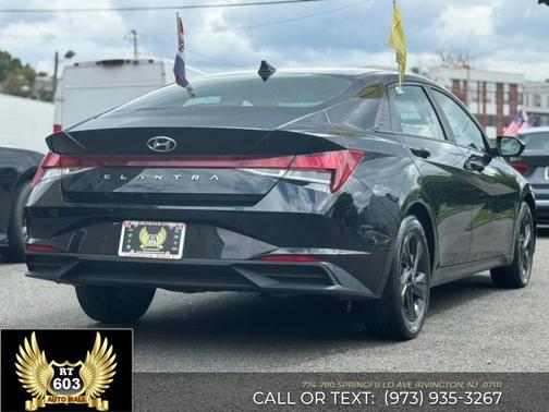 2022 Hyundai ELANTRA SEL