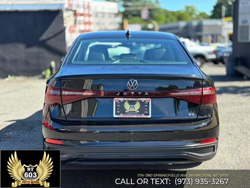 Deep Black Pearl 2025 Volkswagen Jetta 1.5T SE