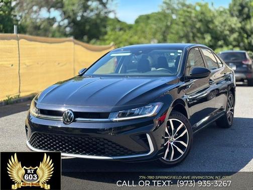 Deep Black Pearl 2025 Volkswagen Jetta 1.5T SE
