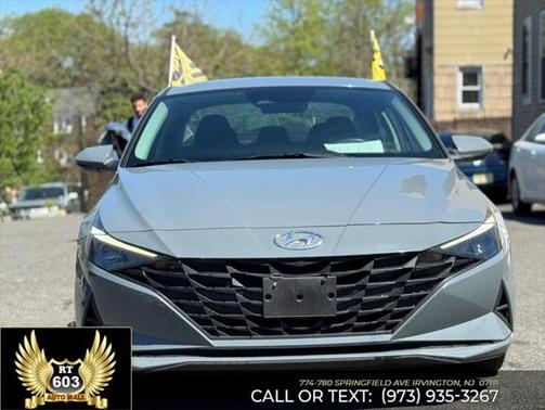 2022 Hyundai ELANTRA SE