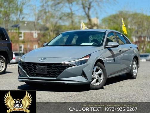 2022 Hyundai ELANTRA SE