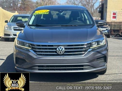 Platinum Gray Metallic 2021 Volkswagen Passat 2.0T SE