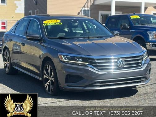 Platinum Gray Metallic 2021 Volkswagen Passat 2.0T SE
