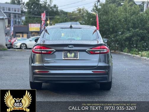 2020 Ford Fusion SE