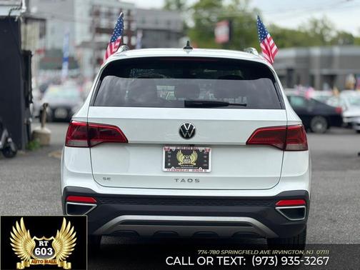 White 2024 Volkswagen Taos 1.5T SE