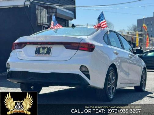 Snow White Pearl 2023 Kia Forte LXS