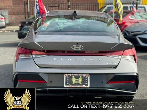 2024 Hyundai ELANTRA Limited
