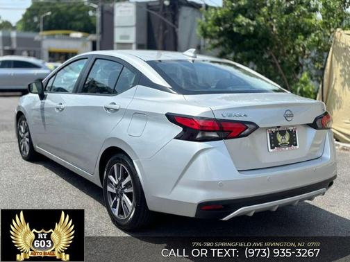 Aspen White Tricoat 2023 Nissan Versa 1.6 SV