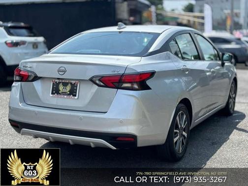Aspen White Tricoat 2023 Nissan Versa 1.6 SV