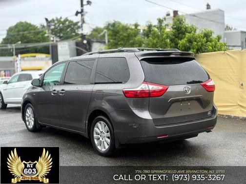 Predawn Gray Mica 2017 Toyota Sienna XLE