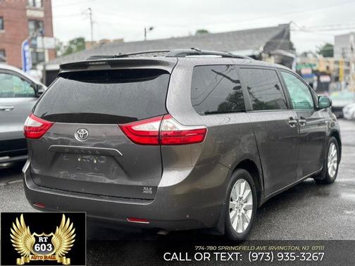 Predawn Gray Mica 2017 Toyota Sienna XLE