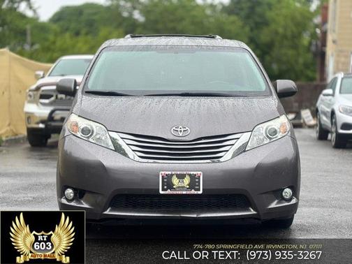Predawn Gray Mica 2017 Toyota Sienna XLE
