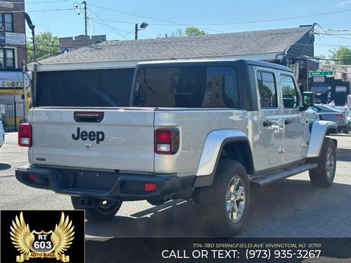 Silver Zynith Clearcoat 2022 Jeep Gladiator Sport S