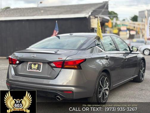 Gray 2023 Nissan Altima SR FWD