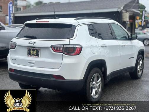 Bright White Clearcoat 2024 Jeep Compass Latitude