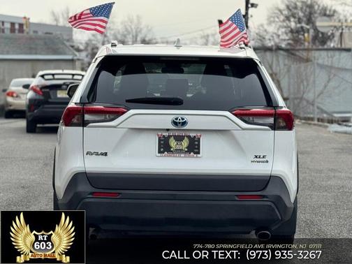 2021 Toyota RAV4 Hybrid XLE