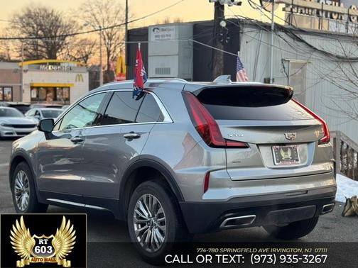 Argent Silver Metallic 2024 Cadillac XT4 Premium Luxury
