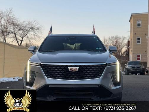 Argent Silver Metallic 2024 Cadillac XT4 Premium Luxury
