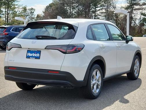 2025 Honda HR-V LX