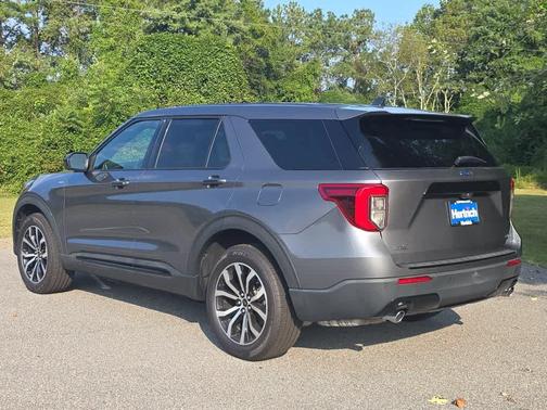 2022 Ford Explorer ST-Line
