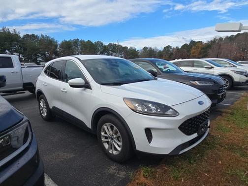 2020 Ford Escape SE
