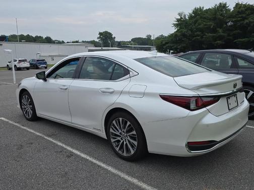 2021 Lexus ES 300h