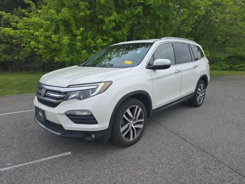 White Diamond Pearl 2017 Honda Pilot Elite