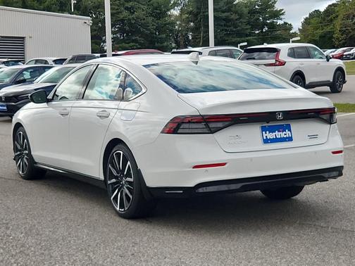 2025 Honda Accord Hybrid Touring