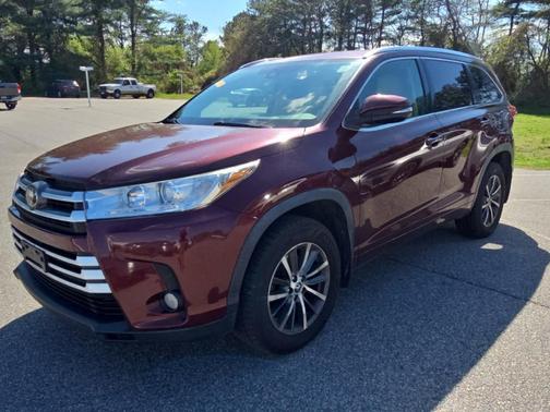 Ooh La La Rouge Mica 2017 Toyota Highlander XLE