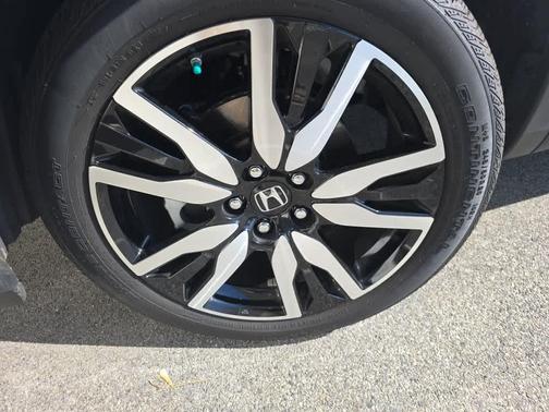 2022 Honda Pilot Touring 7-Passenger