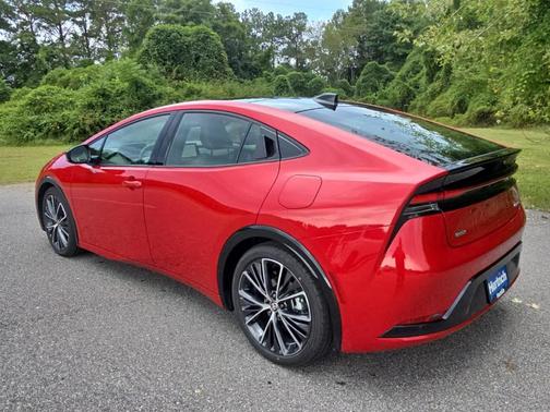2025 Toyota Prius XLE