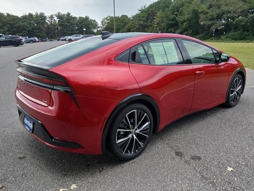 2025 Toyota Prius XLE