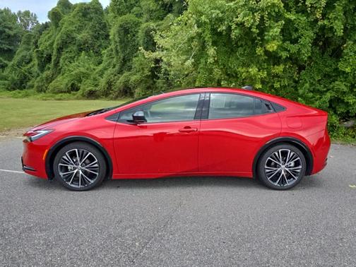 2025 Toyota Prius XLE