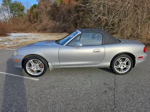 2005 Mazda MX-5 Miata Cloth