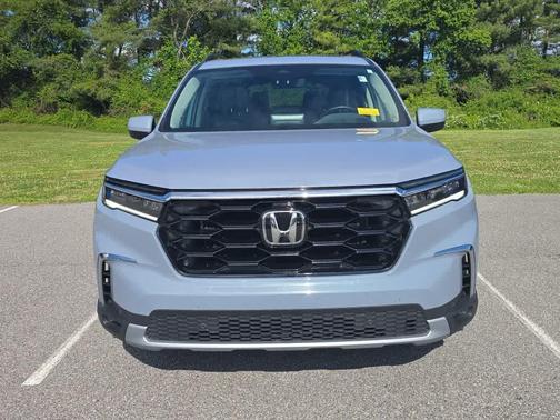 Sonic Gray Pearl 2023 Honda Pilot Touring