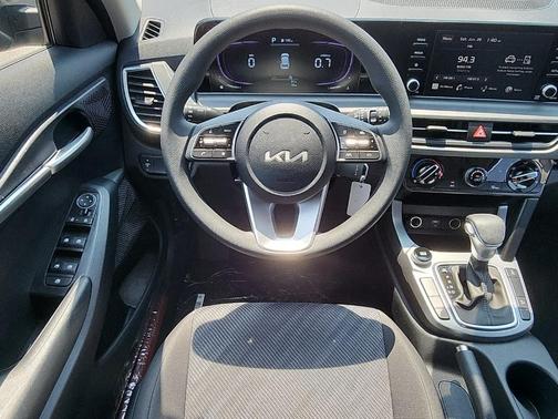 2025 Kia Seltos LX