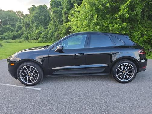 2018 Porsche Macan Sport Edition