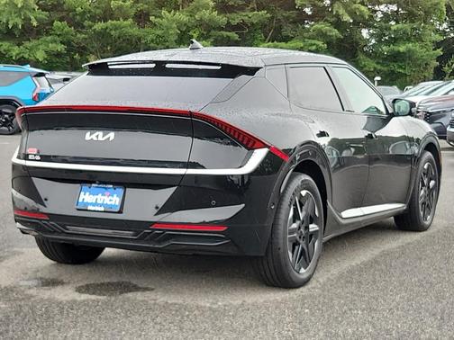 2025 Kia EV6 Wind