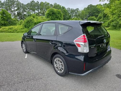 2015 Toyota Prius v Three